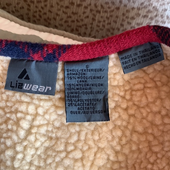 LizWear red plaid wool/nylon/mohair zip-up vest with sheepskin-looking lining. - Picture 10 of 14